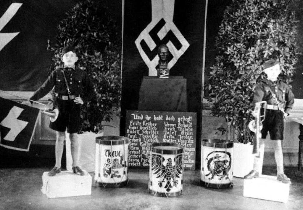 Hitlerjugend, Ehrenwache für Gefallene