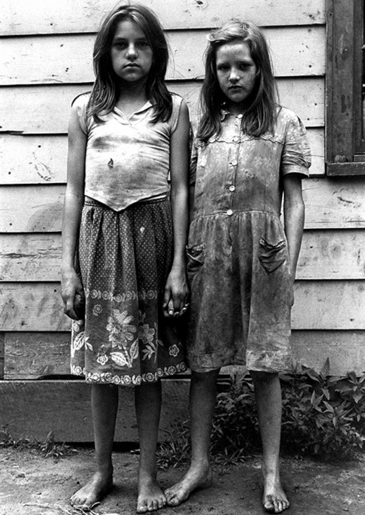twogirlswithdirtycolthesholdinghandsky1964theselvedgeyard