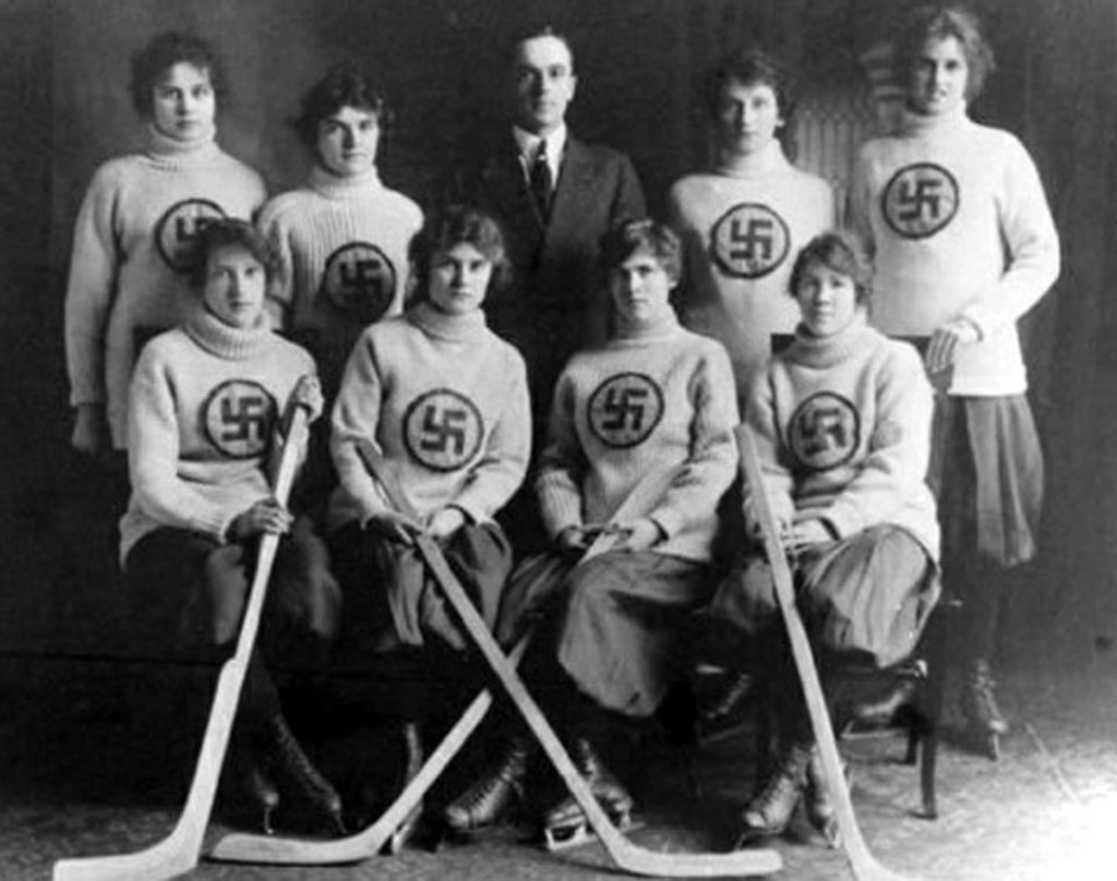 the-swastikas-hockey-team