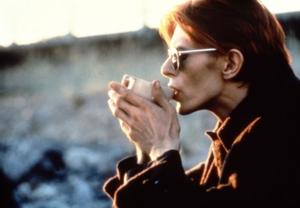 =an Who Fell to Earth 2
