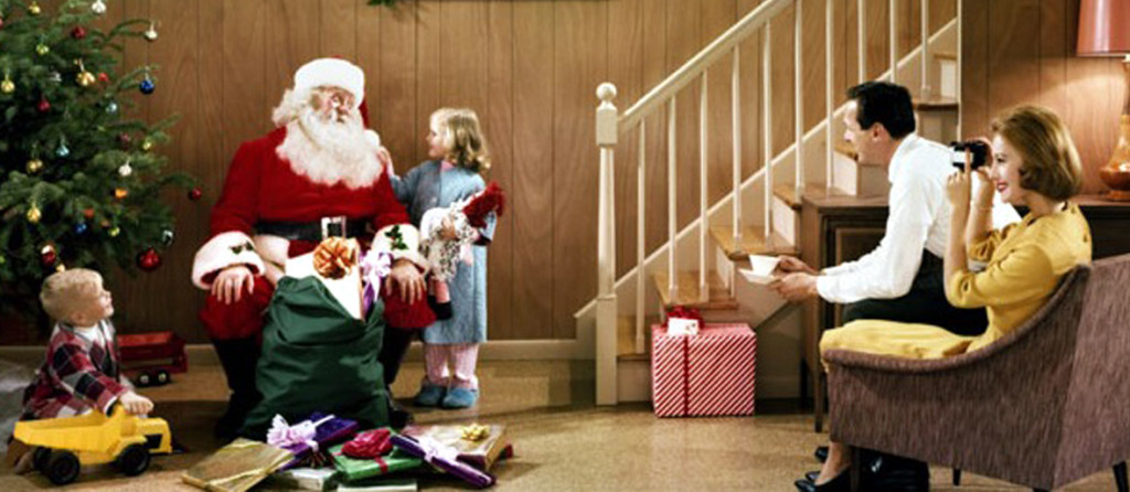 -onald-Marvin.-Family-with-Santa-Tree