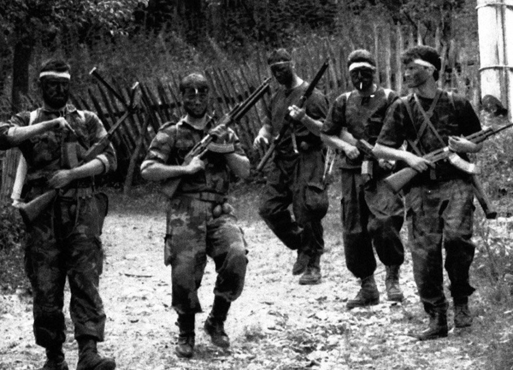 --11-1995-bosnian-serbs-under-general-ratko-mladic-captured-the-un-safe-area-of-srebrenica
