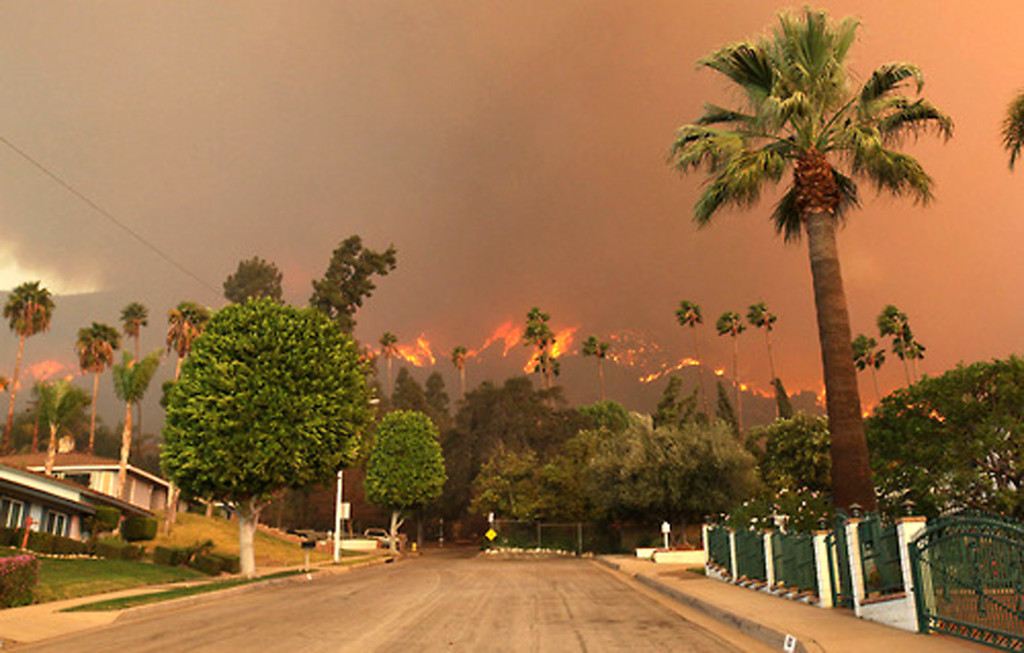 APphoto_APTOPIX California Wildfires