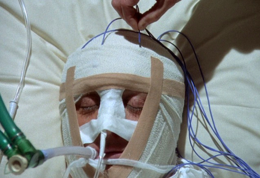 800_the_medusa_touch_blu-ray_01_