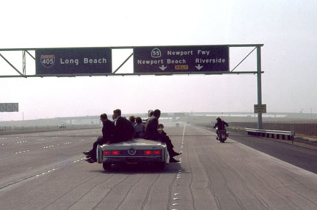 epp_rfk_book 114.tifRFK and staff, LA freeway, 1968