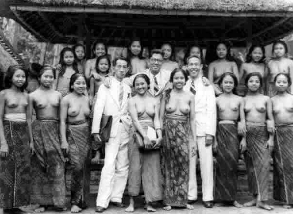Girls+School+in+Bali,+Oktober+1941