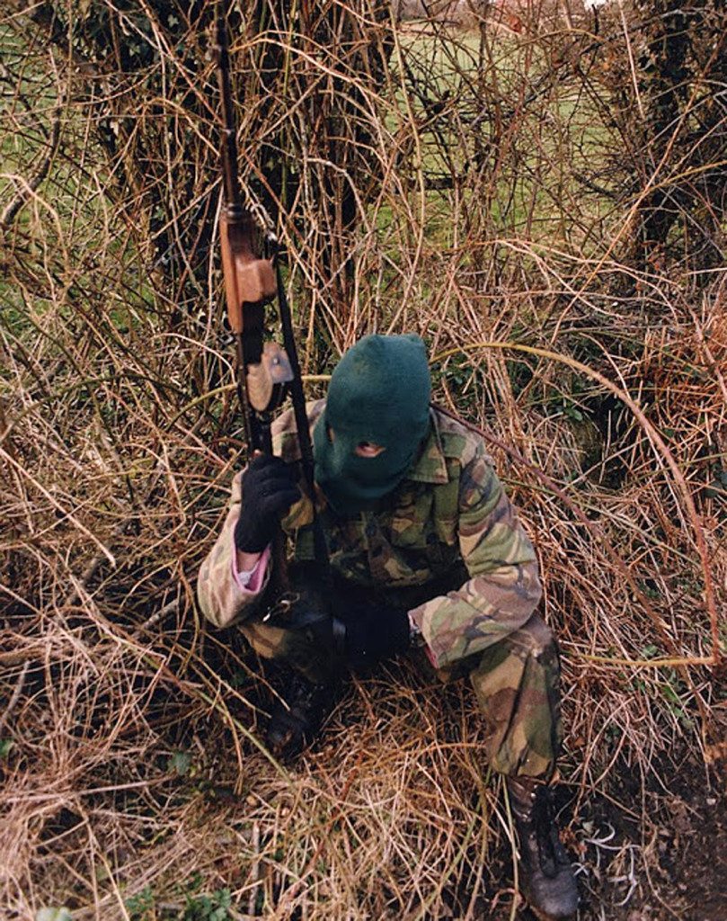iraf-the-irish-republican-army-armed-with-an-akm-assault-rifle-on-patrol-british-occupied-north-of-ireland-1994