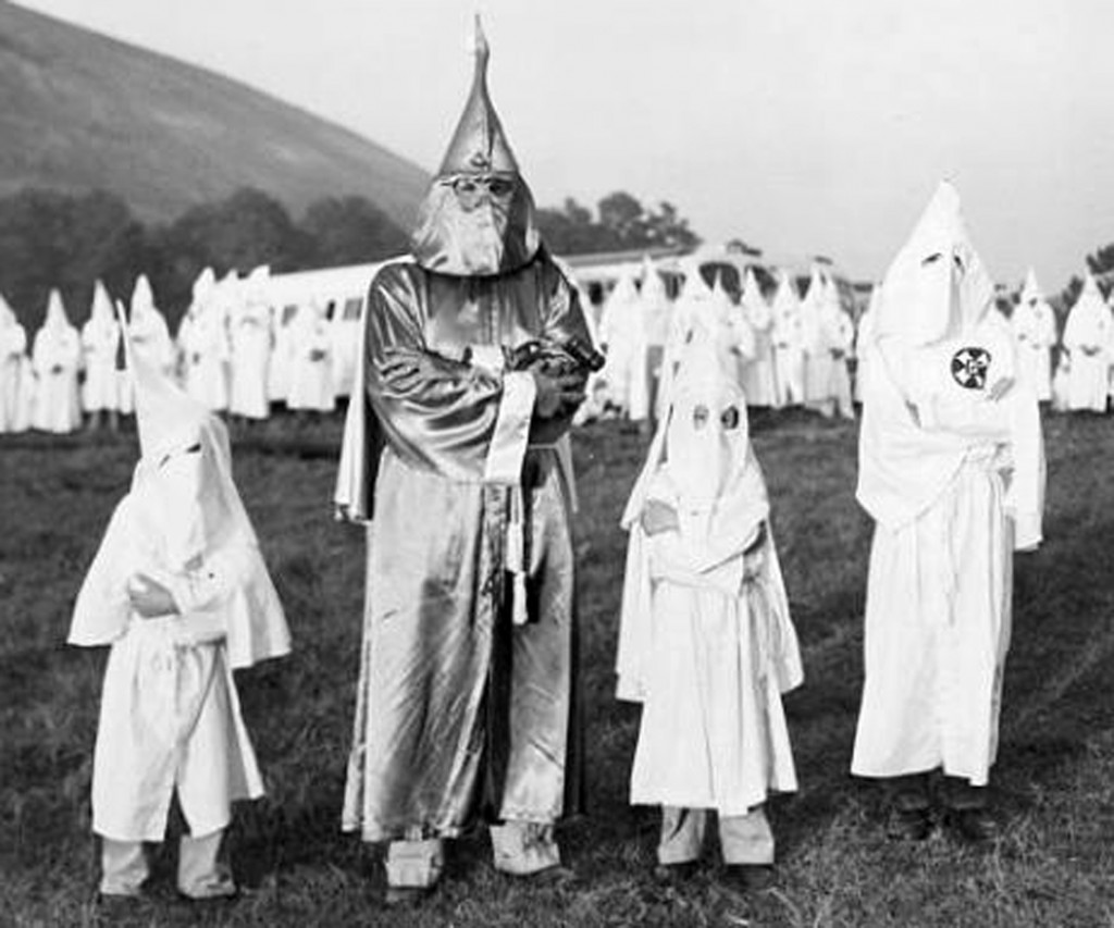 Children_with_Dr._Samuel_Green,_Ku_Klux_Klan_Grand_Dragon,_July_24,_1948