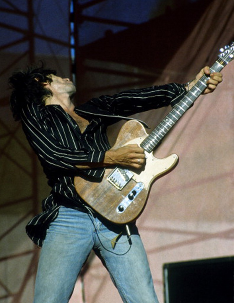 OAKLAND -  JULY 26:  Keith Richards and the Rolling Stones perform at the Oakland Coliseum in Oakland, California on July 26, 1978. (Photo by Larry Hulst/Michael Ochs Archives/Getty Images)