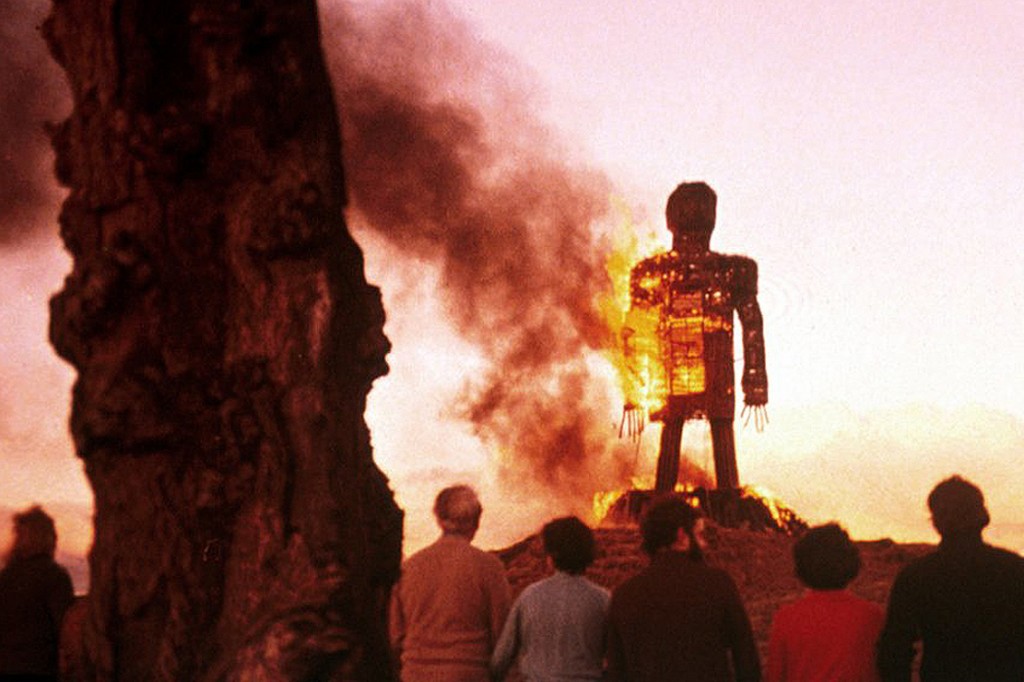 wicker-man-1973-006-burning-sculpture-sunset